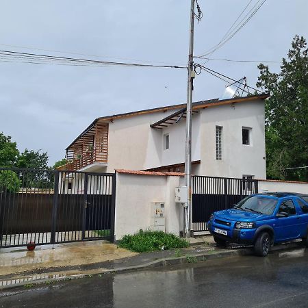 Luca'S Studio 2 ,Close To Therme Bucharest, Airport Otopeni Balotesti Bagian luar foto