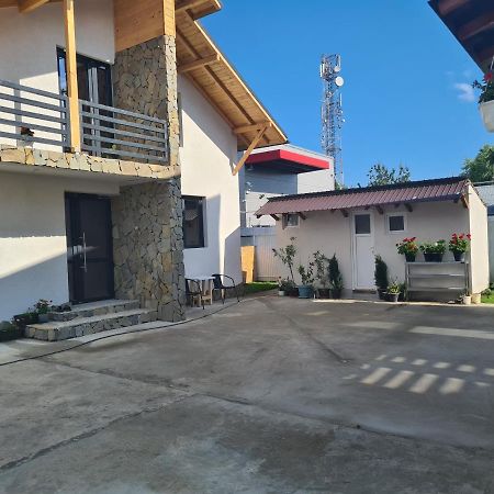 Luca'S Studio 2 ,Close To Therme Bucharest, Airport Otopeni Balotesti Bagian luar foto