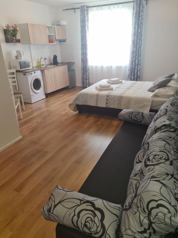 Luca'S Studio 2 ,Close To Therme Bucharest, Airport Otopeni Balotesti Bagian luar foto